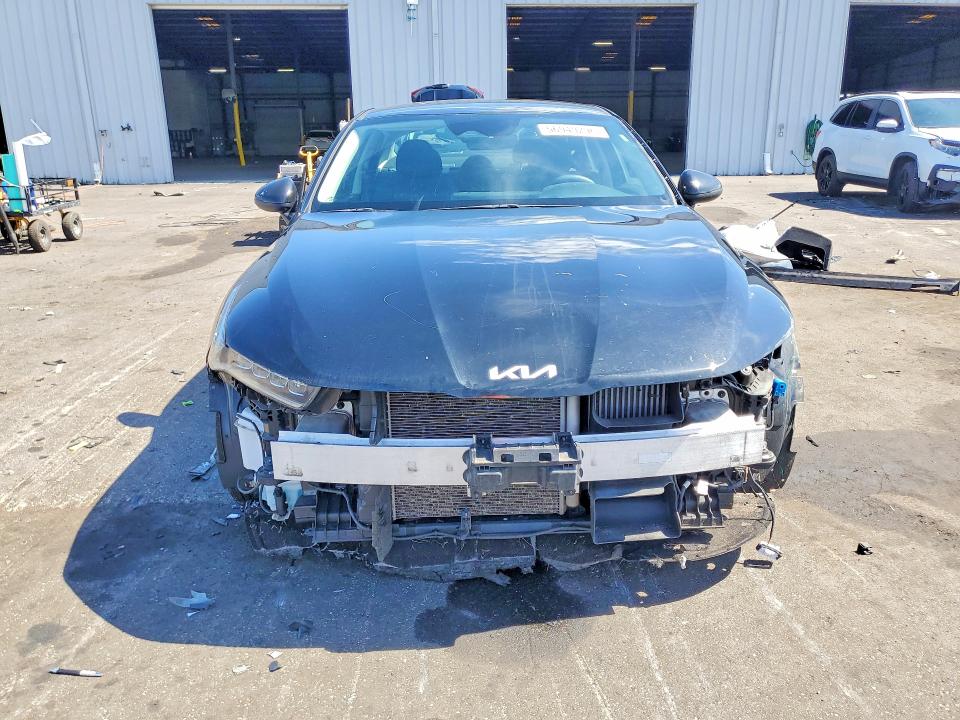56949296 :رقم المزاد ، 5XXG14J28NG125031 vin ، 2022 Kia K5 مزاد بيع
