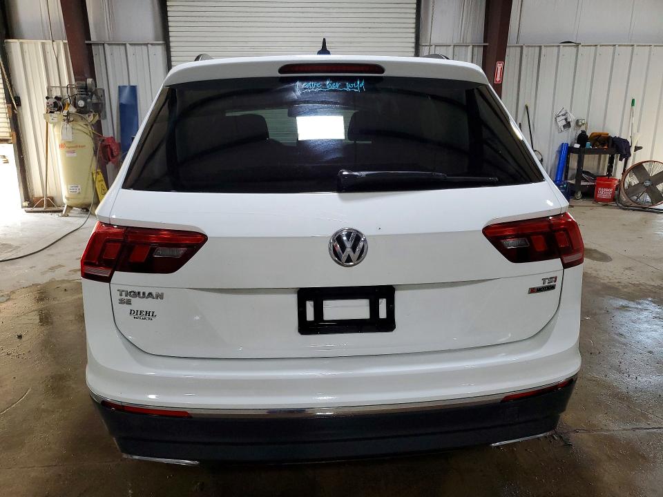 Продажа на аукционе авто 2018 Volkswagen Tiguan, vin: 3VV2B7AX4JM192675, номер лота: 57060906