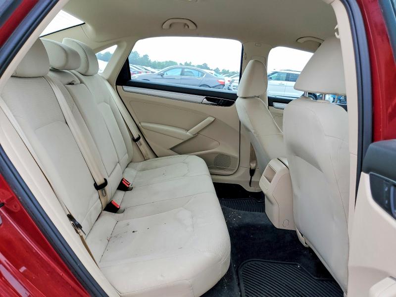 57704276 :رقم المزاد ، 1VWAT7A38HC042744 vin ، 2017 Volkswagen Passat مزاد بيع