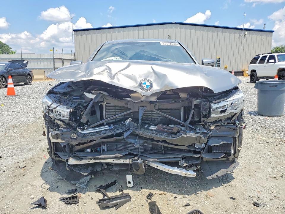 57172156 :رقم المزاد ، WBA7U2C04NCG95132 vin ، 2022 Bmw 750 مزاد بيع