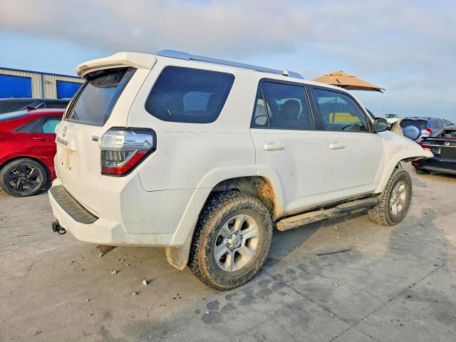 57370306 :رقم المزاد ، JTEBU5JR8F5243487 vin ، 2015 Toyota 4runner مزاد بيع