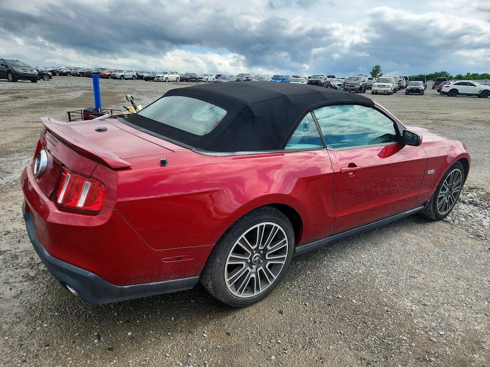 56578616 :رقم المزاد ، 1ZVBP8FF1B5121590 vin ، 2011 Ford Mustang مزاد بيع