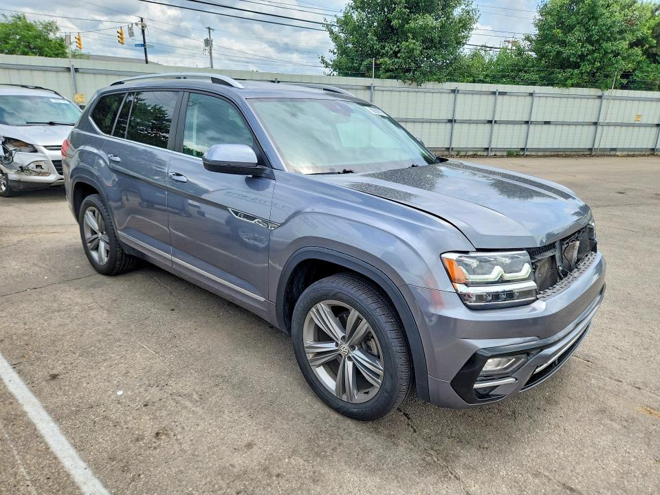56230976 :رقم المزاد ، 1V2RR2CA9JC568517 vin ، 2018 Volkswagen Atlas مزاد بيع