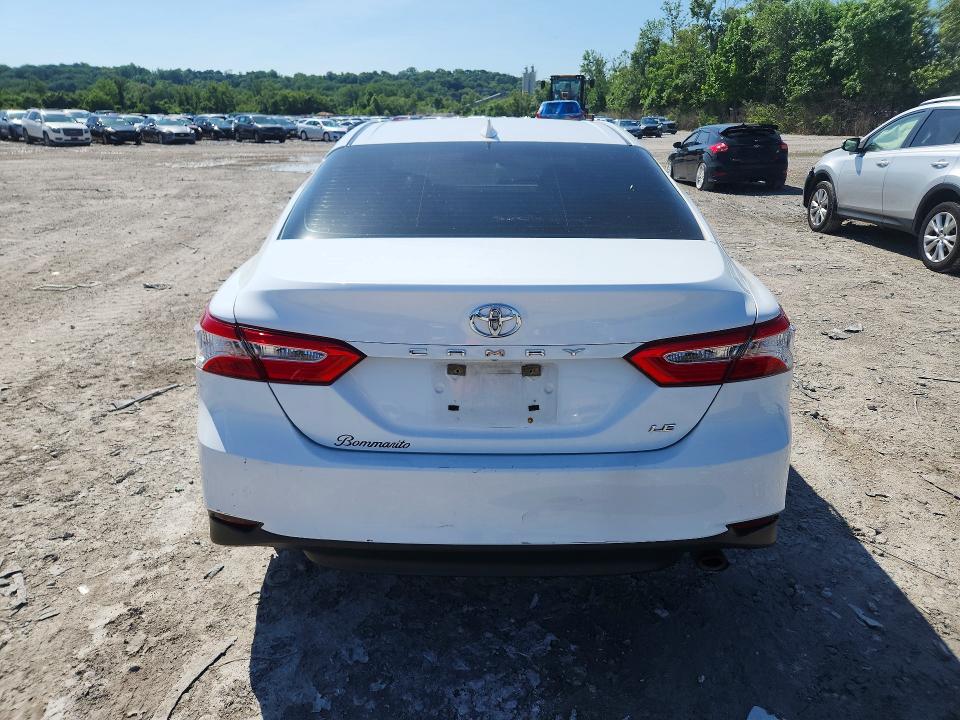 55439166 :رقم المزاد ، 4T1C11AK2LU977410 vin ، 2020 Toyota Camry مزاد بيع