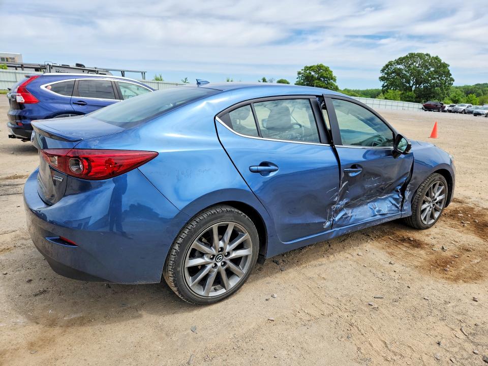 55423516 :رقم المزاد ، 3MZBN1V36JM189221 vin ، 2018 Mazda 3 مزاد بيع