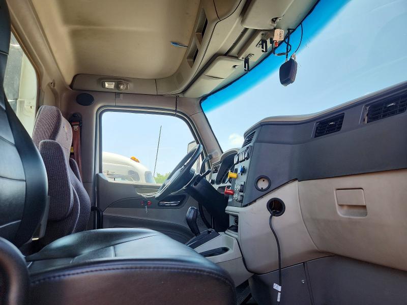 Продажа на аукционе авто 2018 Peterbilt 579, vin: 1XPBA48X9JD477436, номер лота: 57905966