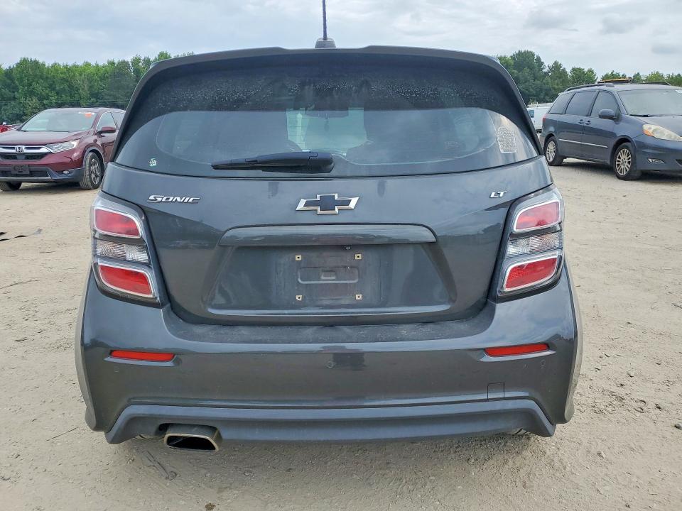 Продаж на аукціоні авто 2018 Chevrolet Sonic, vin: 1G1JD6SH8J4102695, номер лоту: 58255866