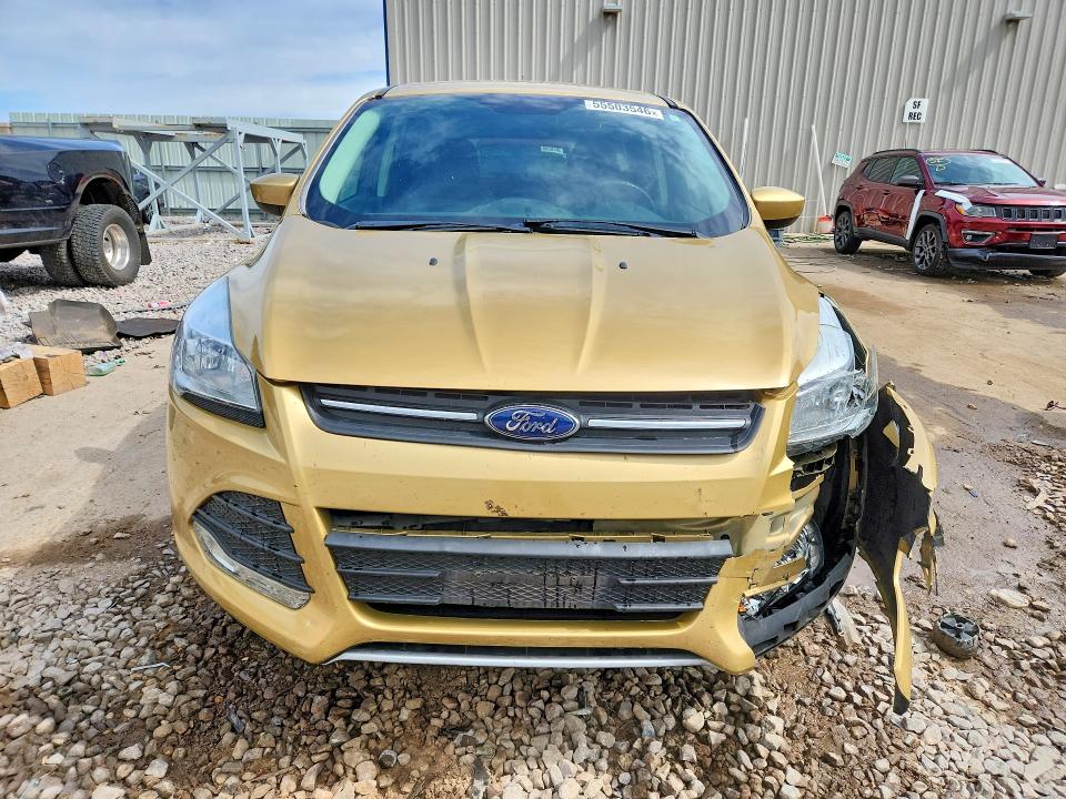 55503546 :رقم المزاد ، 1FMCU9GX2FUC63175 vin ، 2015 Ford Escape مزاد بيع