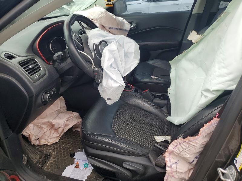55832306 :رقم المزاد ، 3C4NJDDB2JT115418 vin ، 2018 Jeep Compass مزاد بيع