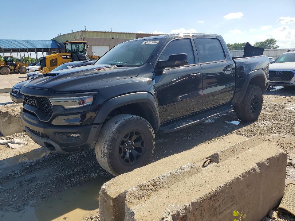 57051496 :رقم المزاد ، 1C6SRFU9XNN403642 vin ، 2022 Ram 1500 مزاد بيع