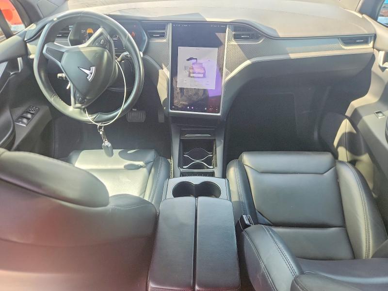55784646 :رقم المزاد ، 5YJXCDE26JF139382 vin ، 2018 Tesla Model X مزاد بيع