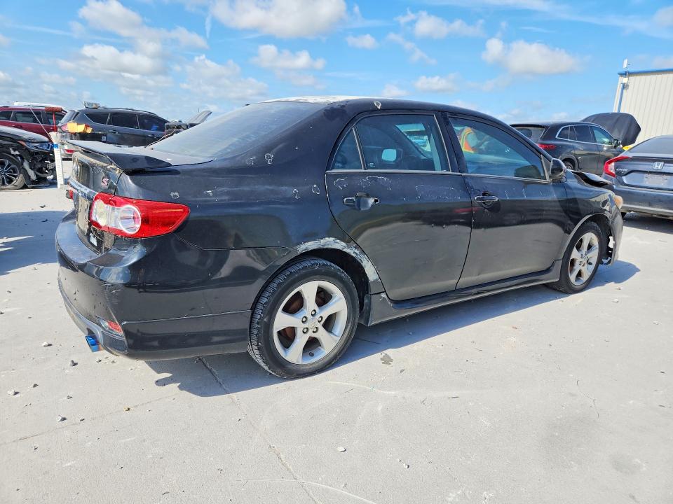 57008146 :رقم المزاد ، 2T1BU4EE8BC590062 vin ، 2011 Toyota Corolla مزاد بيع