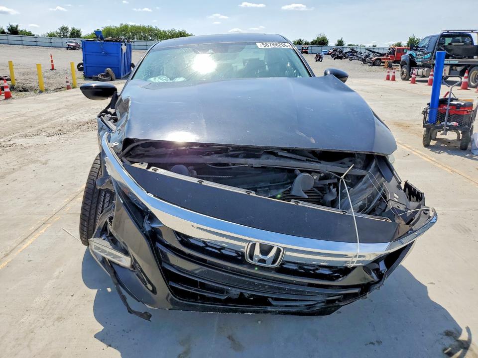 Продажа на аукционе авто 2018 Honda Accord, vin: 1HGCV1F61JA116868, номер лота: 58766206