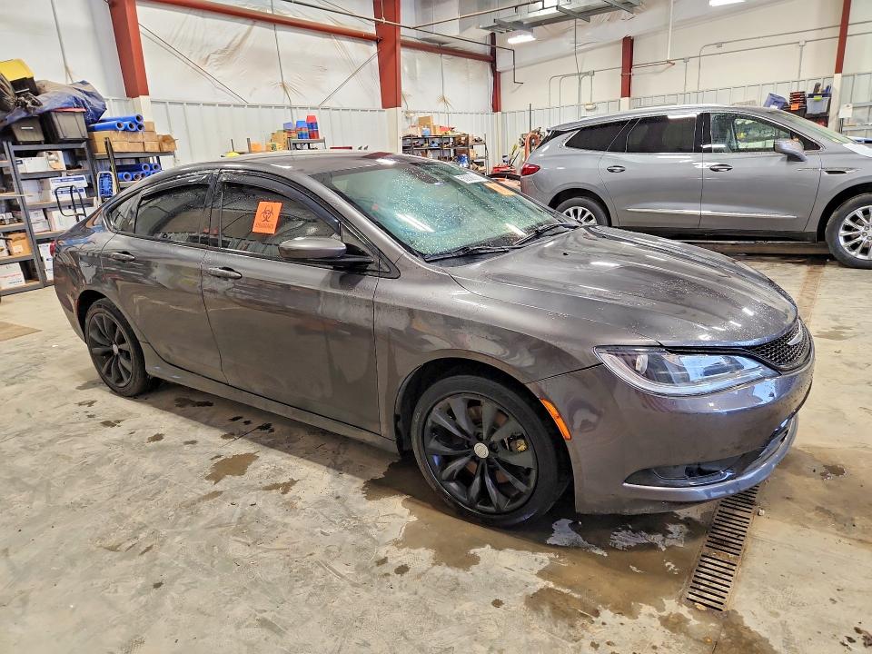 55838626 :رقم المزاد ، 1C3CCCBG6FN605138 vin ، 2015 Chrysler 200 مزاد بيع