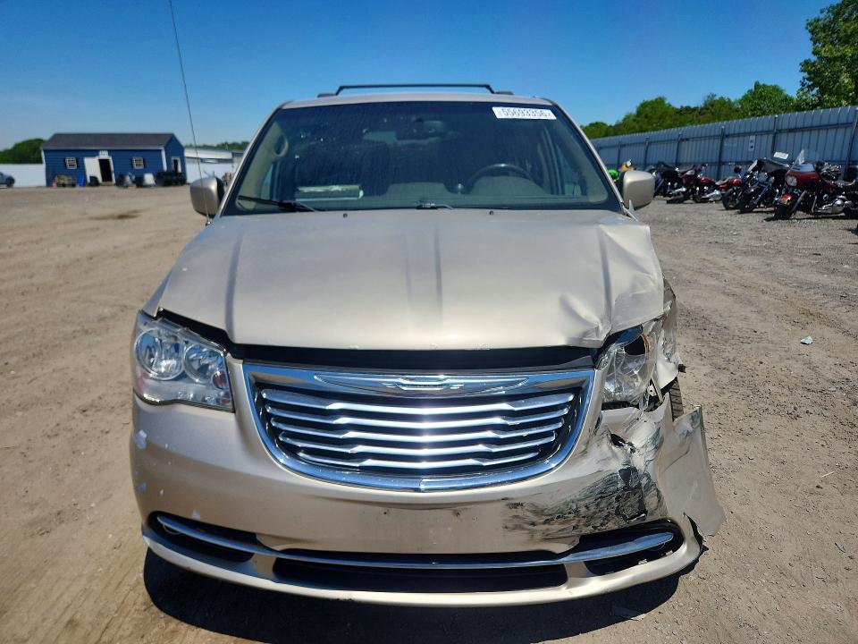 2015 Chrysler Town & Country მანქანა იყიდება აუქციონზე, vin: 2C4RC1BG2FR695613, აუქციონის ნომერი: 55693356