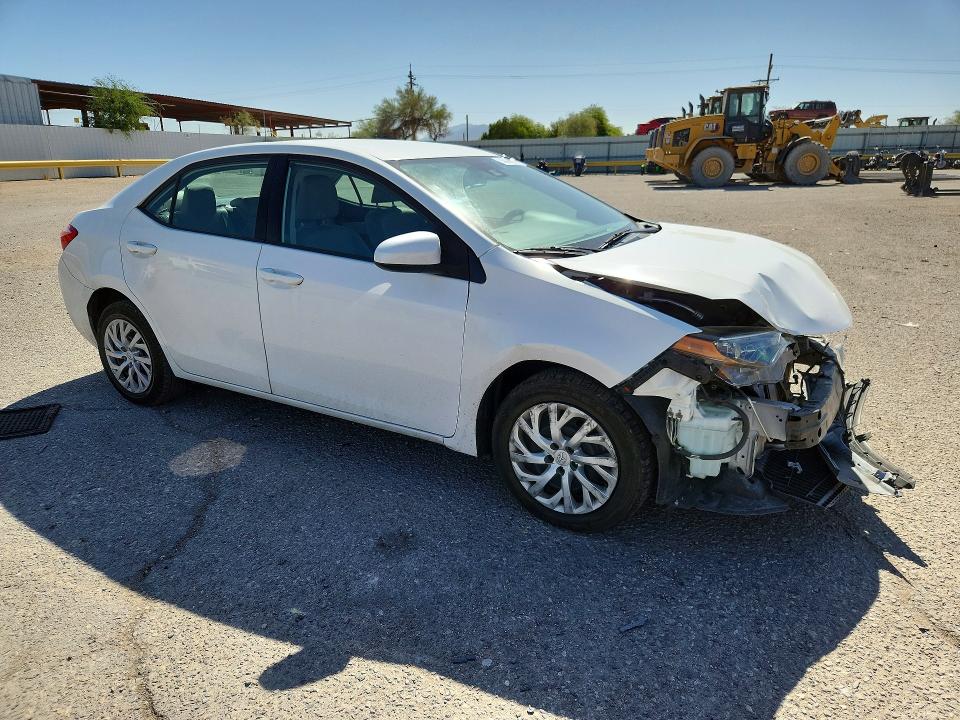 Продаж на аукціоні авто 2018 Toyota Corolla, vin: 5YFBURHE4JP828271, номер лоту: 55814026
