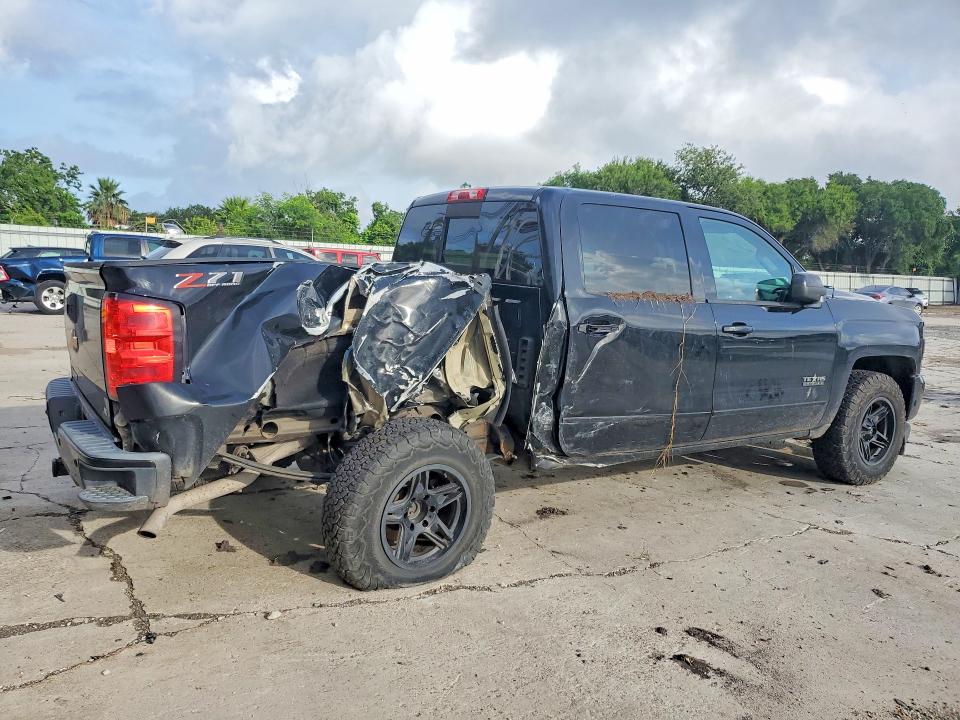 55691346 :رقم المزاد ، 3GCUKRECXJG217328 vin ، 2018 Chevrolet Silverado مزاد بيع