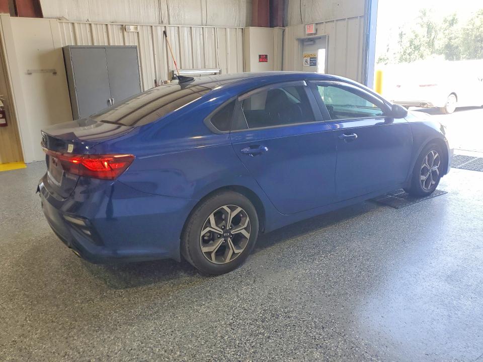 2021 Kia Forte მანქანა იყიდება აუქციონზე, vin: 3KPF24AD1ME309423, აუქციონის ნომერი: 57121356