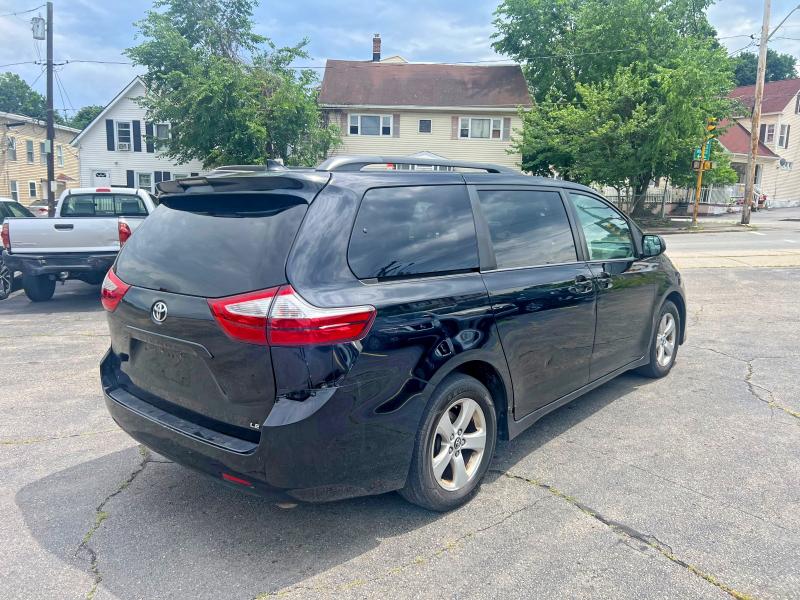 58391086 :رقم المزاد ، 5TDKZ3DC7JS903233 vin ، 2018 Toyota Sienna مزاد بيع