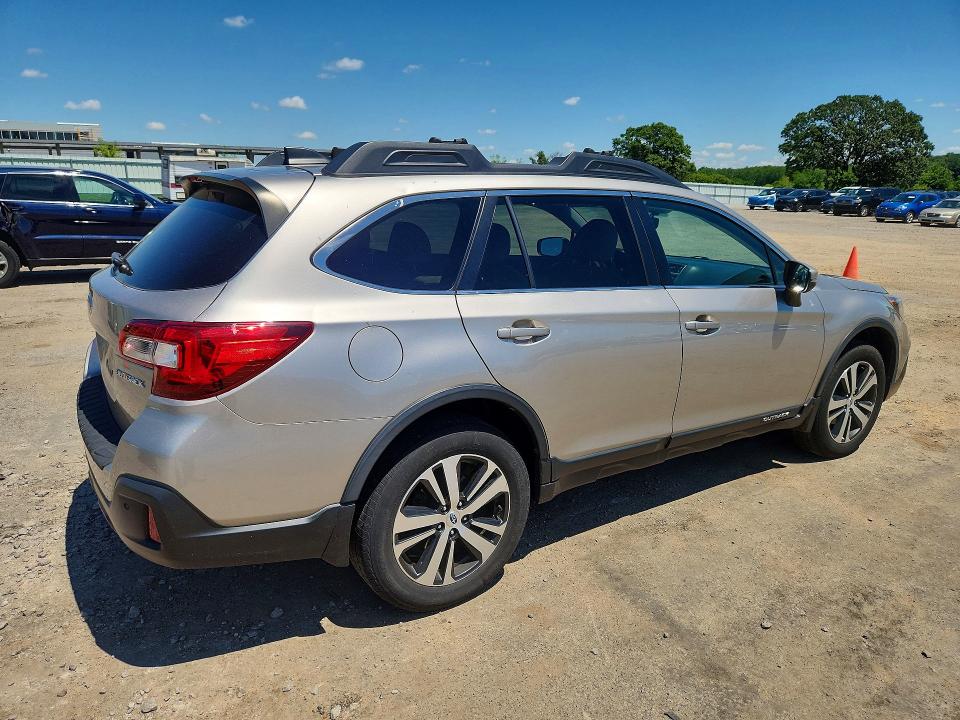 58547136 :رقم المزاد ، 4S4BSANC9J3214007 vin ، 2018 Subaru Outback مزاد بيع