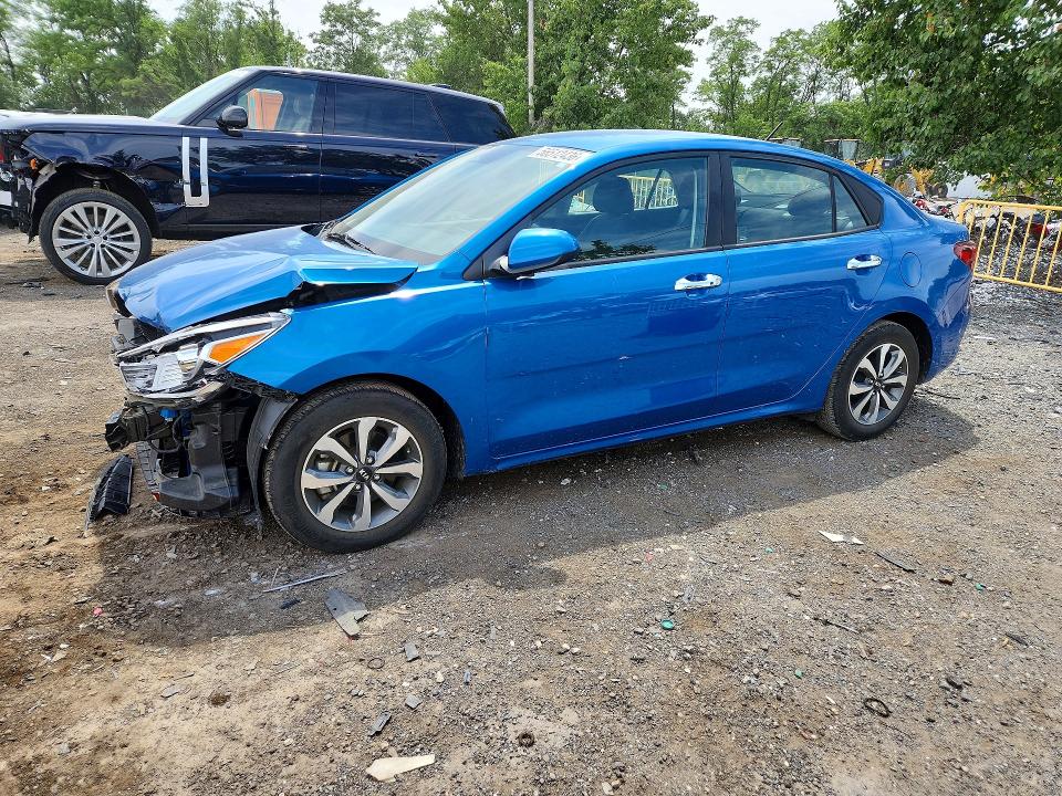 2021 Kia Rio მანქანა იყიდება აუქციონზე, vin: 3KPA24AD0ME385385, აუქციონის ნომერი: 56512436