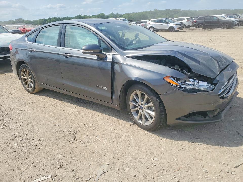 56125706 :رقم المزاد ، 3FA6P0LU6HR307436 vin ، 2017 Ford Fusion مزاد بيع