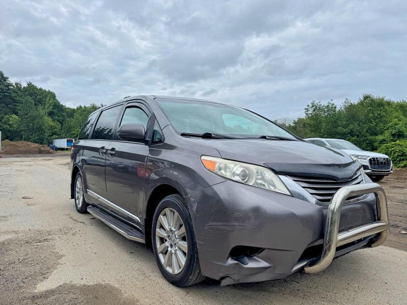 58819886 :رقم المزاد ، 5TDDZ3DC2HS167093 vin ، 2017 Toyota Sienna مزاد بيع