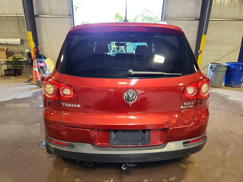 55193696 :رقم المزاد ، WVGBV7AX7BW001009 vin ، 2011 Volkswagen Tiguan مزاد بيع
