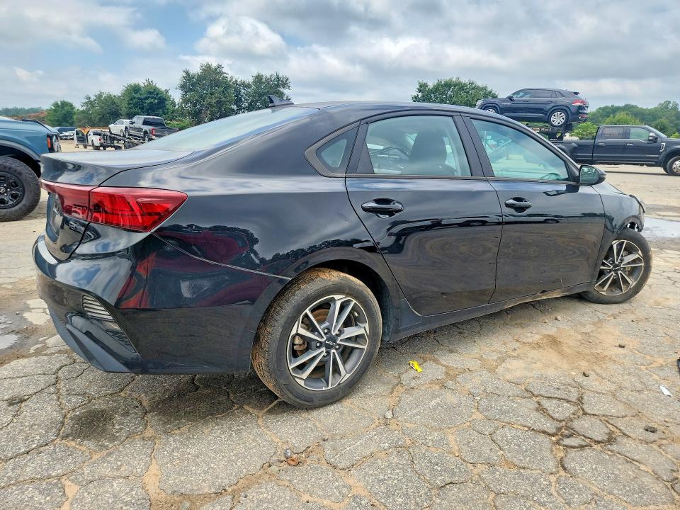 2022 Kia Forte მანქანა იყიდება აუქციონზე, vin: 3KPF24AD7NE472904, აუქციონის ნომერი: 55687826