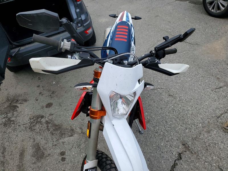 56122756 :رقم المزاد ، VBKEXK40XPM449811 vin ، 2023 Ktm 500 مزاد بيع
