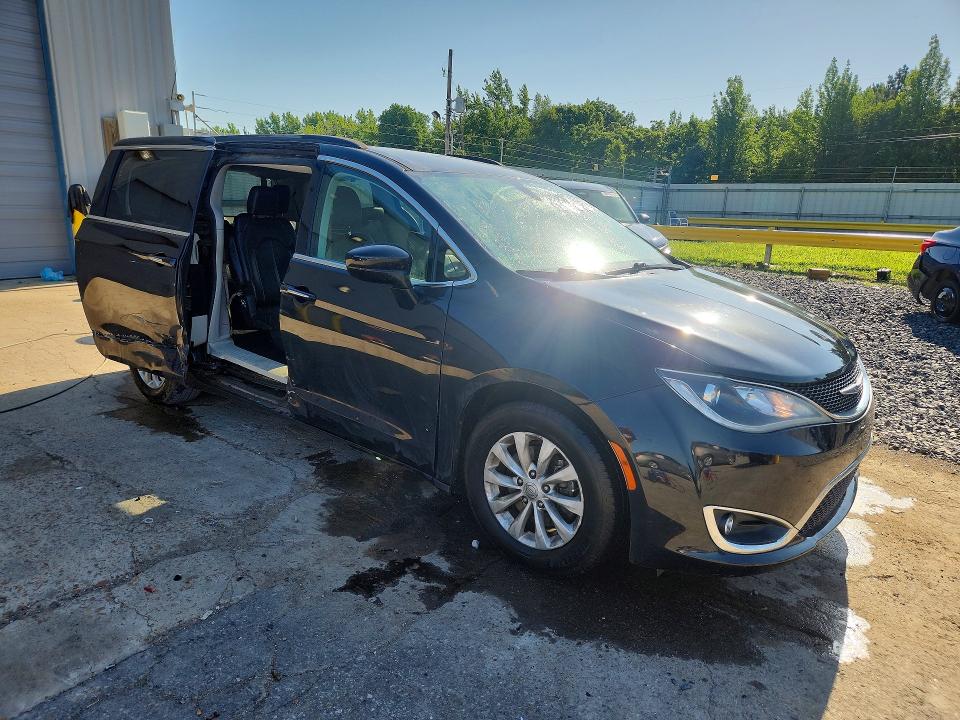 2017 Chrysler Pacifica მანქანა იყიდება აუქციონზე, vin: 2C4RC1BG5HR721947, აუქციონის ნომერი: 56498086