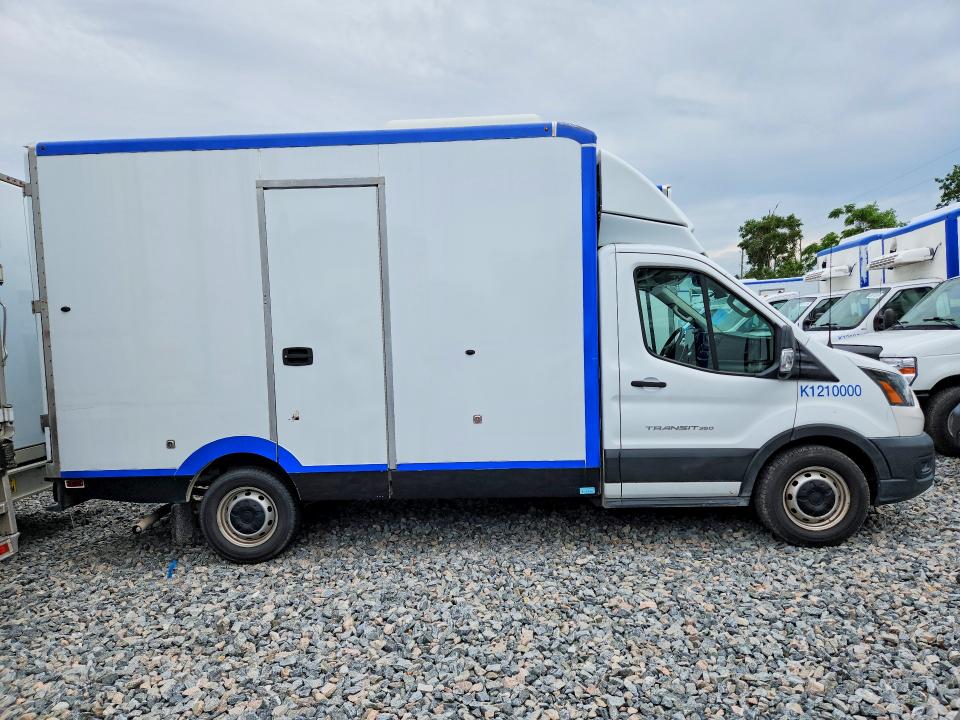 55566326 :رقم المزاد ، 1FDBW5Z88LKB80281 vin ، 2020 Ford Transit مزاد بيع