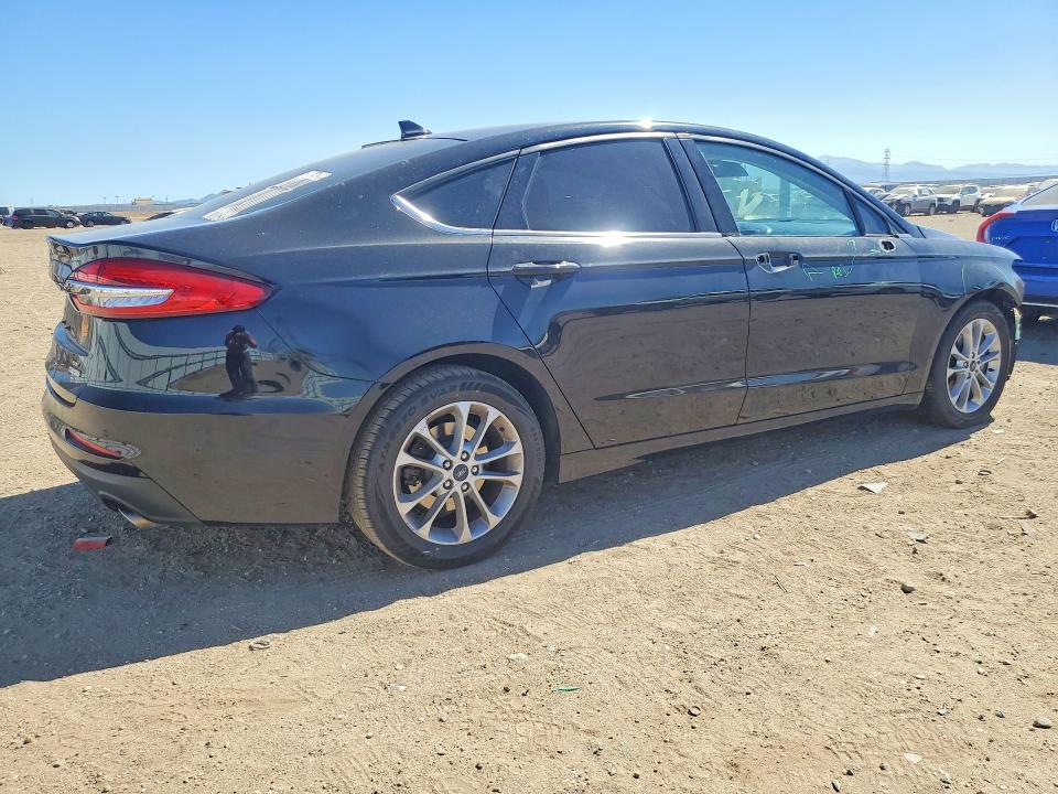 56102456 :رقم المزاد ، 3FA6P0HD9LR136263 vin ، 2020 Ford Fusion مزاد بيع