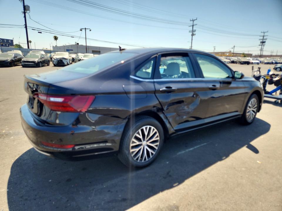 55767576 :رقم المزاد ، 3VWC57BUXMM086067 vin ، 2021 Volkswagen Jetta مزاد بيع