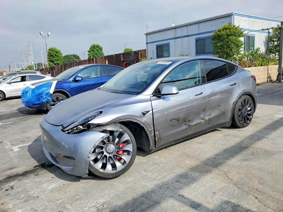 55980696 :رقم المزاد ، 7SAYGDEF8RA306025 vin ، 2024 Tesla Model Y مزاد بيع