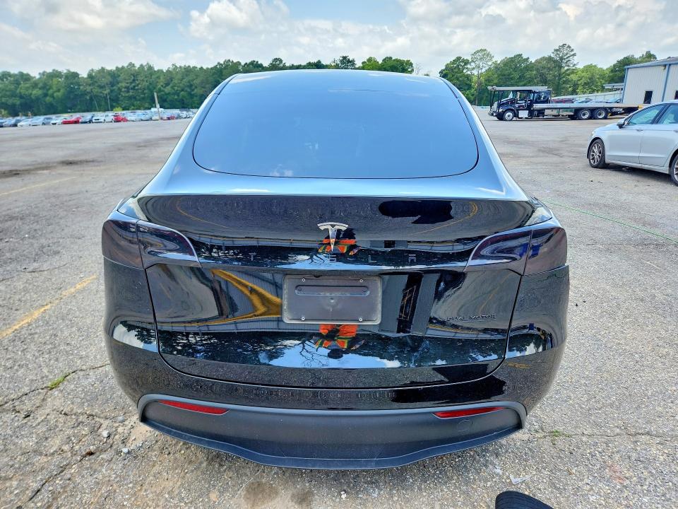 2024 Tesla Model Y მანქანა იყიდება აუქციონზე, vin: 7SAYGDEDXRF103672, აუქციონის ნომერი: 57854956