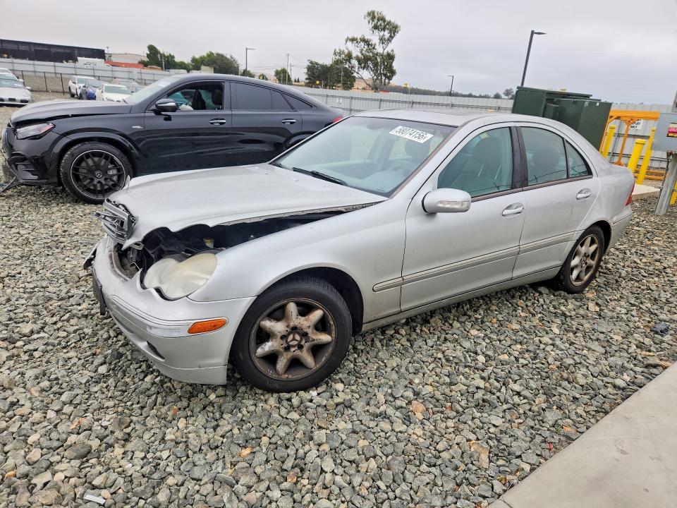 2004 Mercedes-benz C მანქანა იყიდება აუქციონზე, vin: WDBRF61J44A576463, აუქციონის ნომერი: 58074156