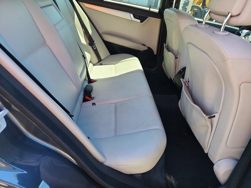 2014 Mercedes-benz C მანქანა იყიდება აუქციონზე, vin: WDDGF4HB5EG225254, აუქციონის ნომერი: 58518746