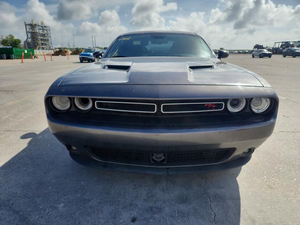 58529356 :رقم المزاد ، 2C3CDZBT0FH500505 vin ، 2015 Dodge Challenger مزاد بيع