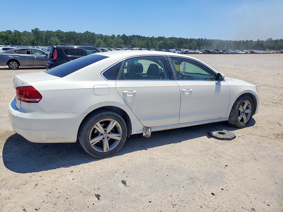 Продажа на аукционе авто 2013 Volkswagen Passat, vin: 1VWBH7A33DC065347, номер лота: 55136146
