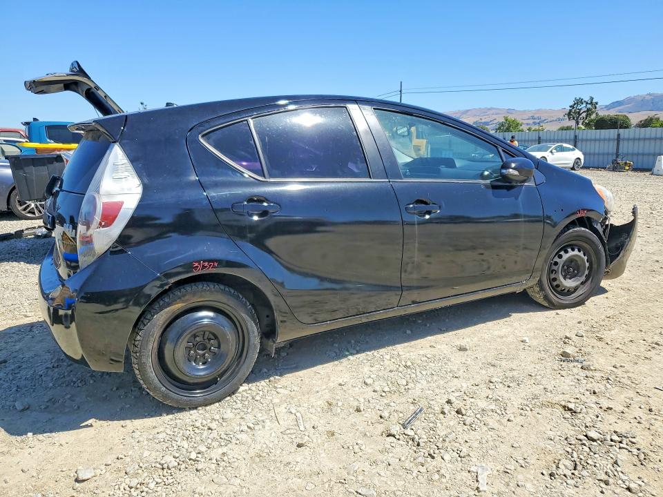 55771876 :رقم المزاد ، JTDKDTB33D1548323 vin ، 2013 Toyota Prius C مزاد بيع