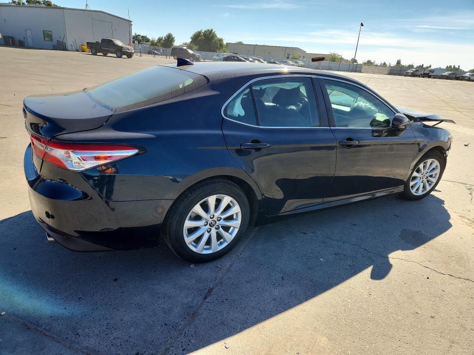 58796316 :رقم المزاد ، 4T1B11HK3KU748413 vin ، 2019 Toyota Camry مزاد بيع