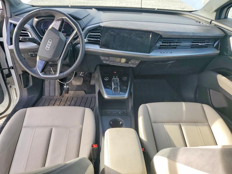 55589706 :رقم المزاد ، WA1J2BFZ2NP042288 vin ، 2022 Audi Q4 E-tron مزاد بيع