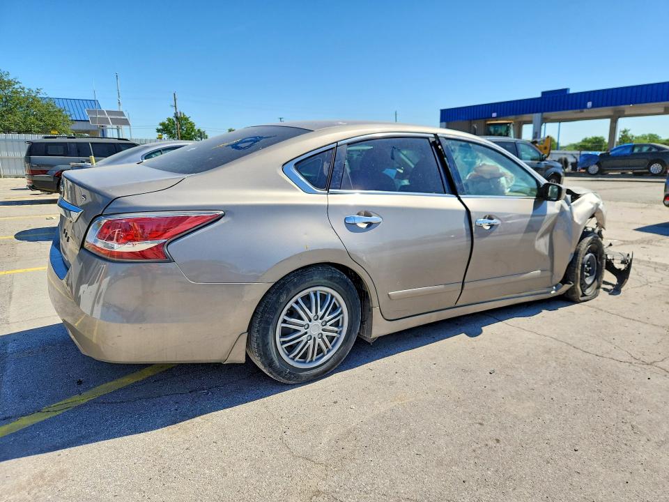 2015 Nissan Altima მანქანა იყიდება აუქციონზე, vin: 1N4AL3AP2FN912445, აუქციონის ნომერი: 56044076