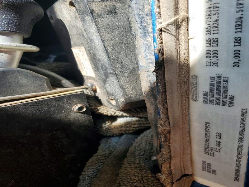 58379606 :رقم المزاد ، 1FUYDZYB4SH587978 vin ، 1995 Freightliner Fld120 مزاد بيع