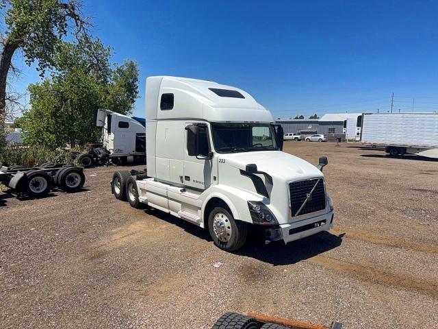 Продажа на аукционе авто 2014 Volvo Vn, vin: 4V4NC9EH4EN167427, номер лота: 58110746