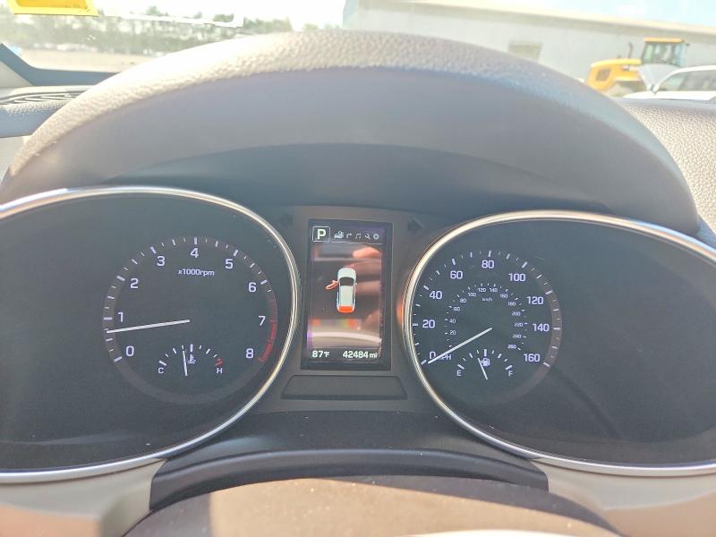 Продажа на аукционе авто 2017 Hyundai Santa Fe, vin: KM8SRDHF1HU172651, номер лота: 57023136