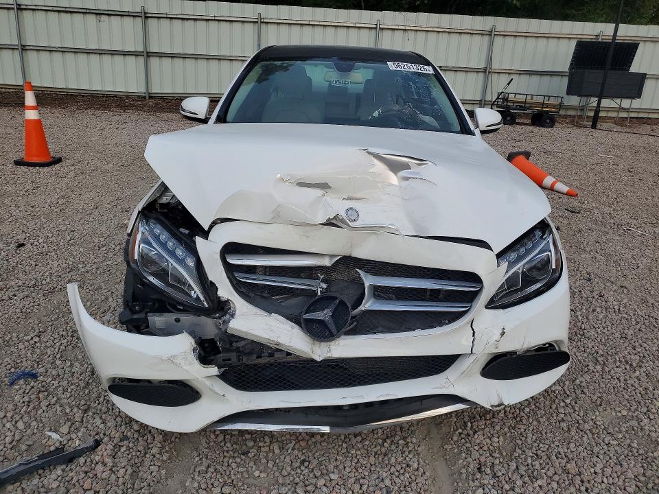 56251326 :رقم المزاد ، WDDWF4KB8HR215055 vin ، 2017 Mercedes-benz C مزاد بيع