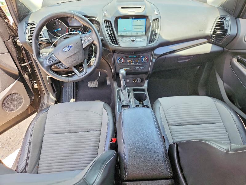 55576396 :رقم المزاد ، 1FMCU0GD5HUA38639 vin ، 2017 Ford Escape مزاد بيع