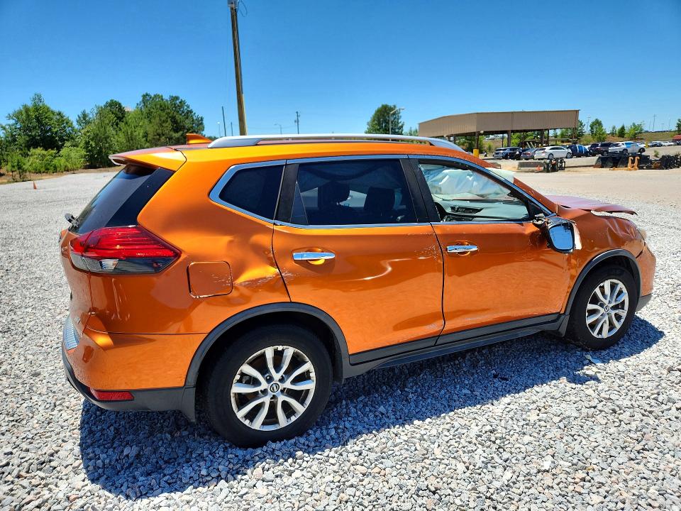 Продаж на аукціоні авто 2017 Nissan Rogue, vin: JN8AT2MT2HW147879, номер лоту: 56067746